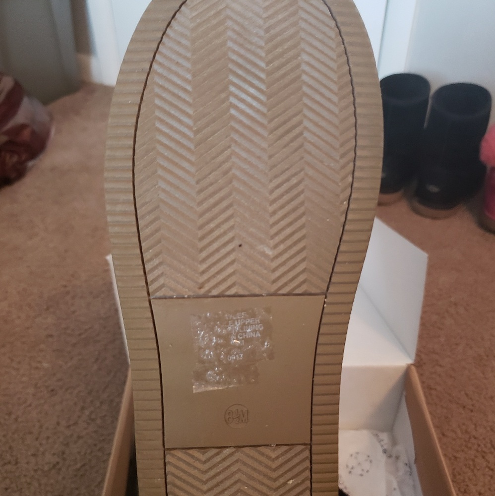 Boots - Picture 3 of 4